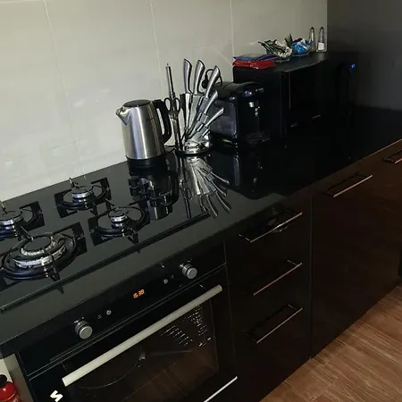 Mirrors Old Town Apartment