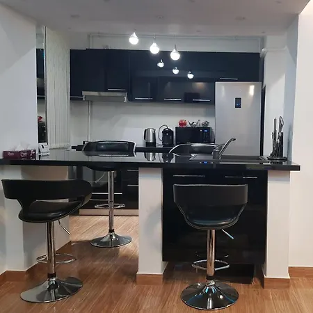 Mirrors Old Town Apartment *