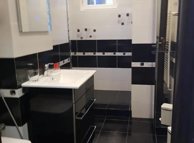 Apartment Mirrors Old Town Brasov